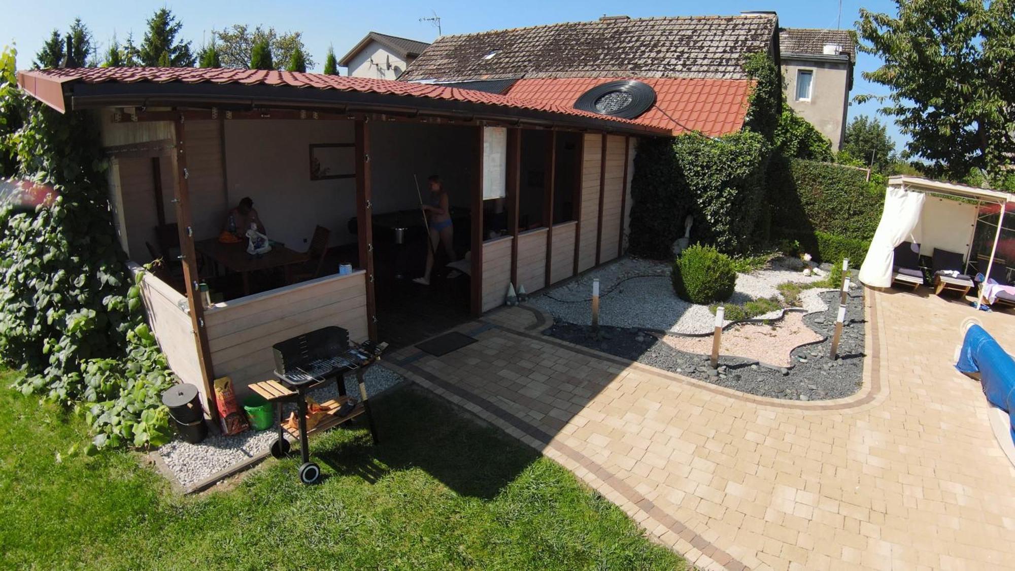 Aven'A Pokoje Goscinne Z Basenem Darlowo Exterior photo